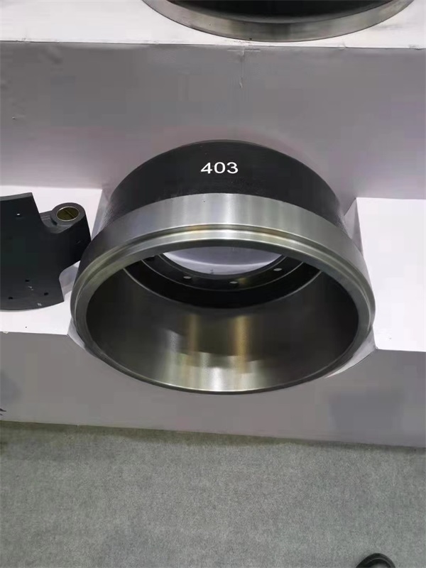 �Ϻ������˸�չ����(sh��)�r