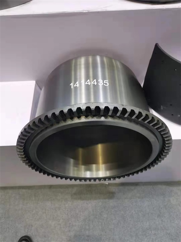 �Ϻ������˸�չ����(sh��)�r